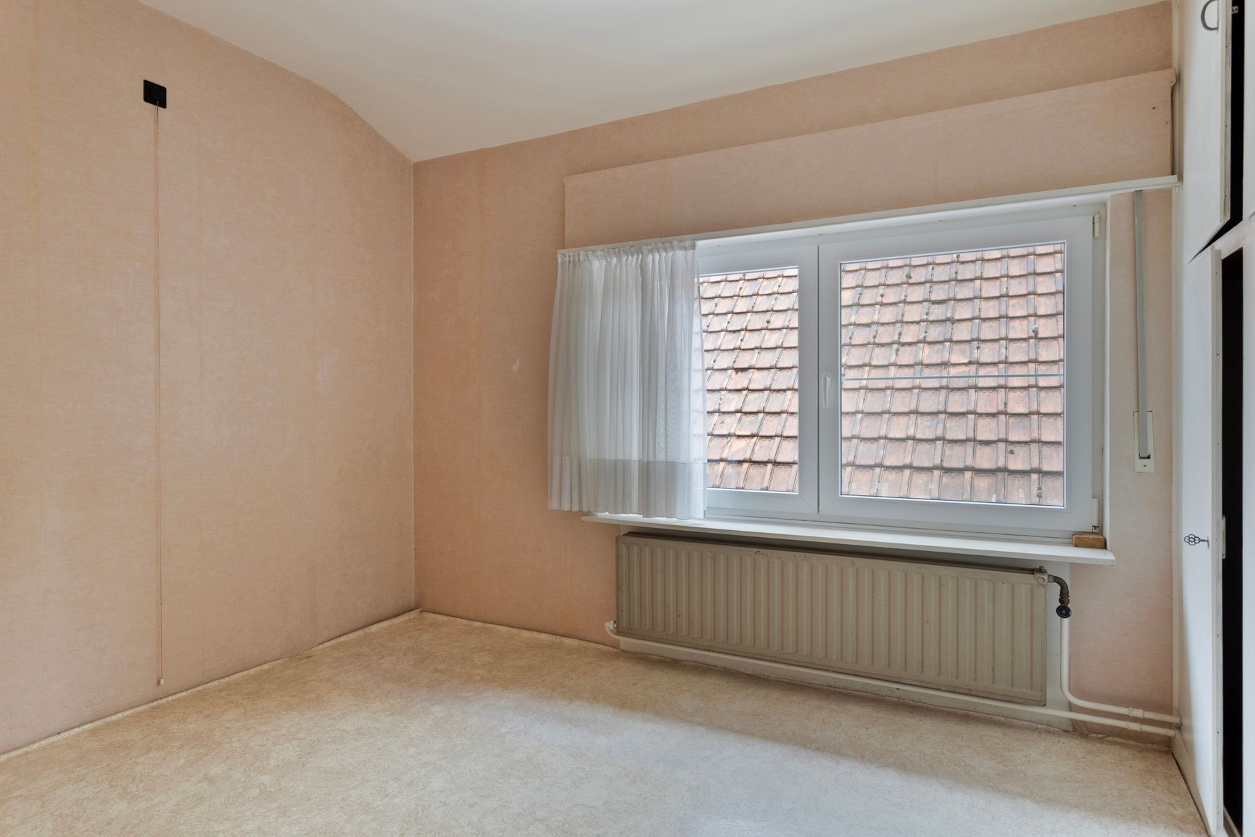 Te renoveren hoeve met authentieke schuur en stallen foto 16