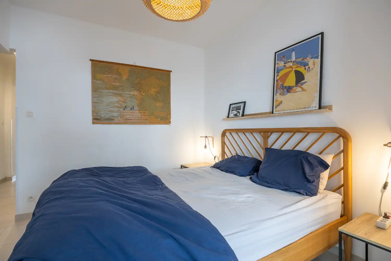 Lichtrijk 2-slaapkamer appartement op steenworp van het strand foto 13