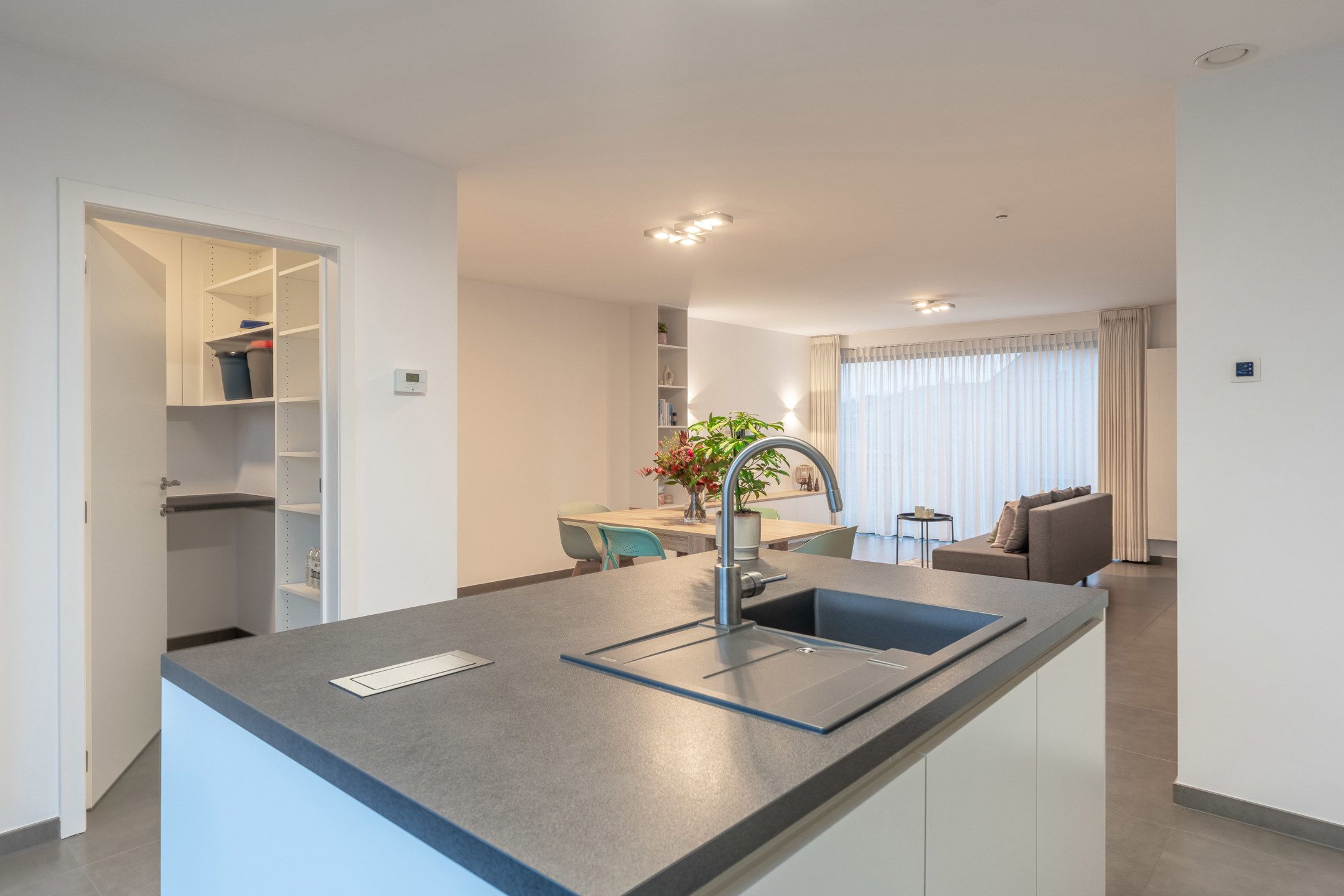 Ruim energiezuinig duplexapp met garagebox te Oud-Turnhout foto 2