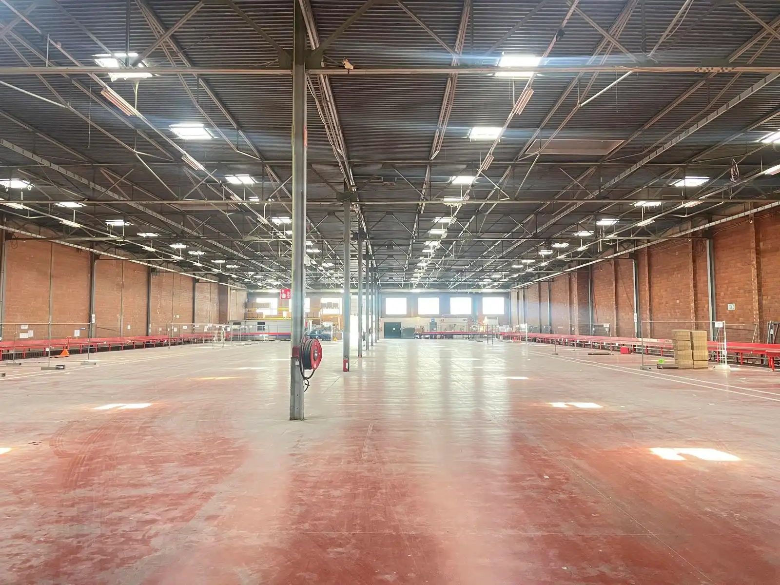 Logistieke loods van ca. 6.500 m² nabij de E19  foto 9