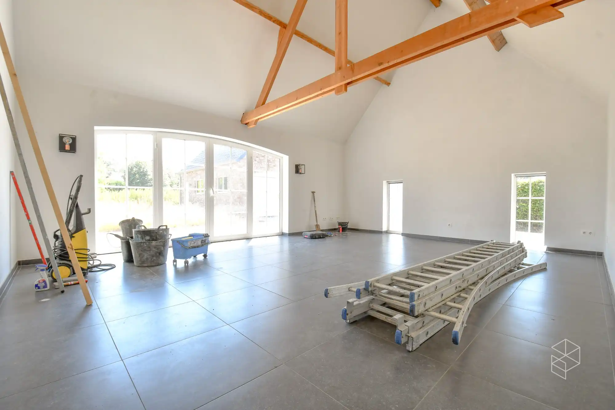 Ruime charmante woning met 4 GROTE slaapkamers, garage en een grote zuidwest gerichte tuin foto 5
