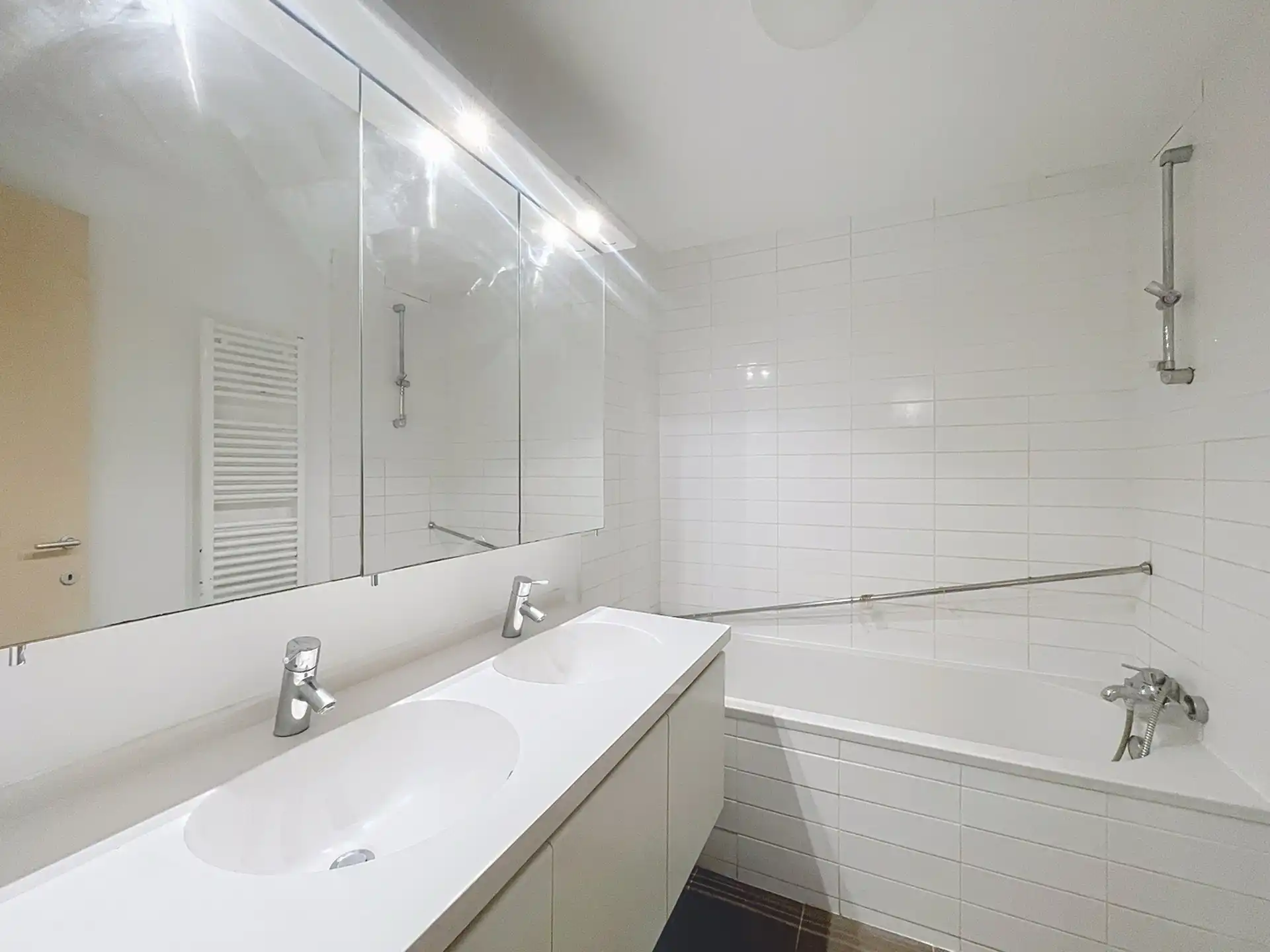 Mooi appartement 2 slaapkamers ±85m² + terras en parking foto 2