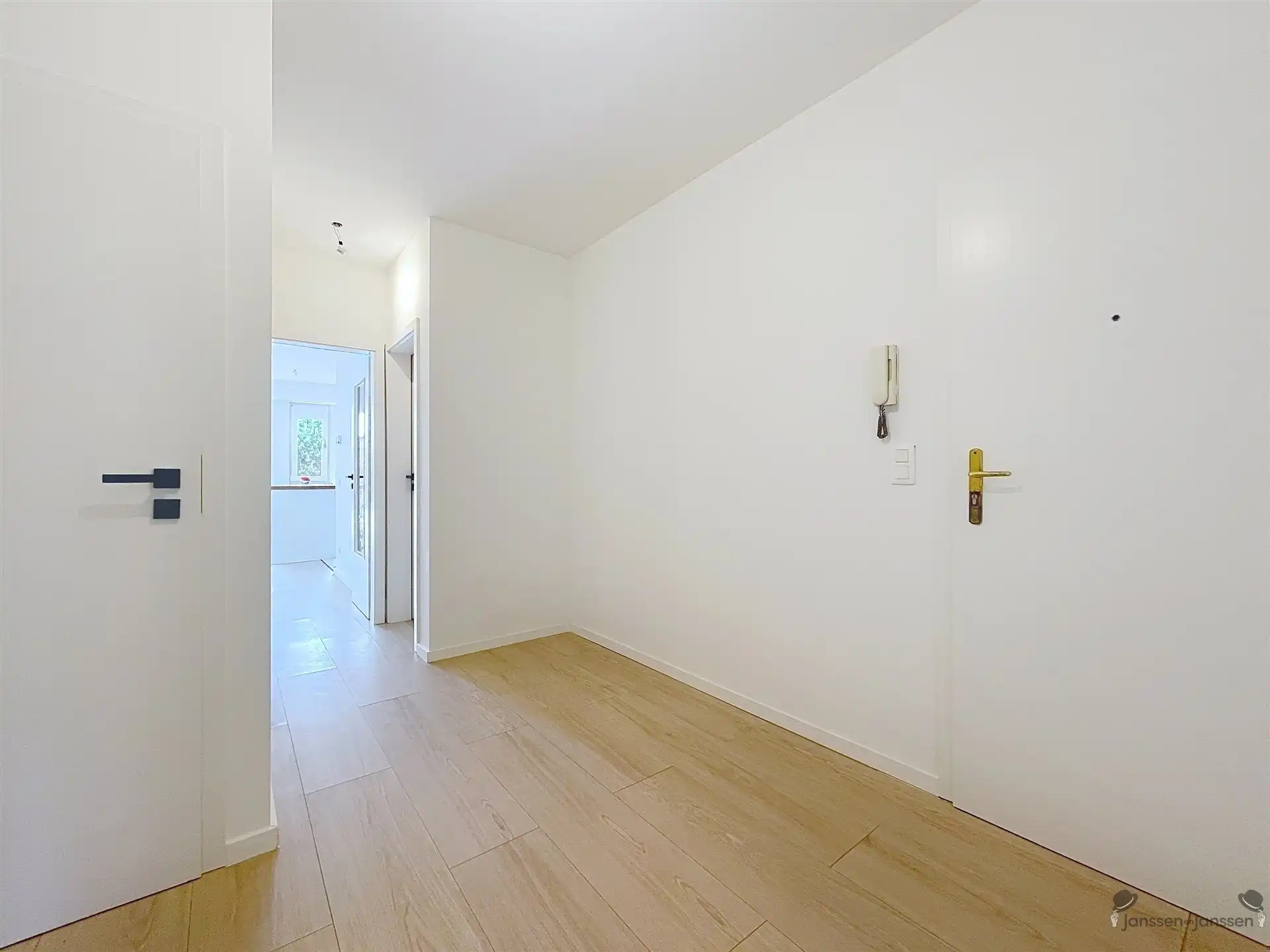 Gelijkvloers appartement met tuin én garagebox in Brasschaat foto 4