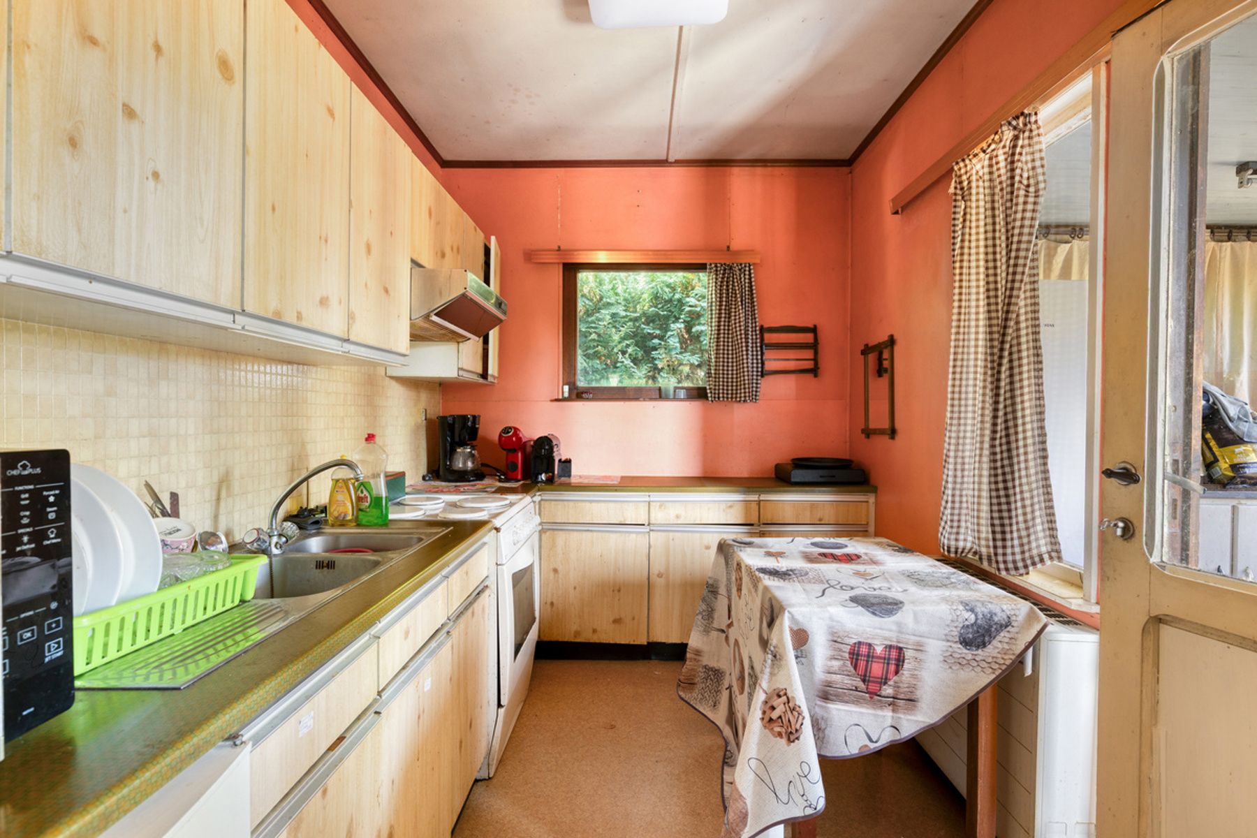 Rustig gelegen eigendom met 3 slaapkamers foto 8