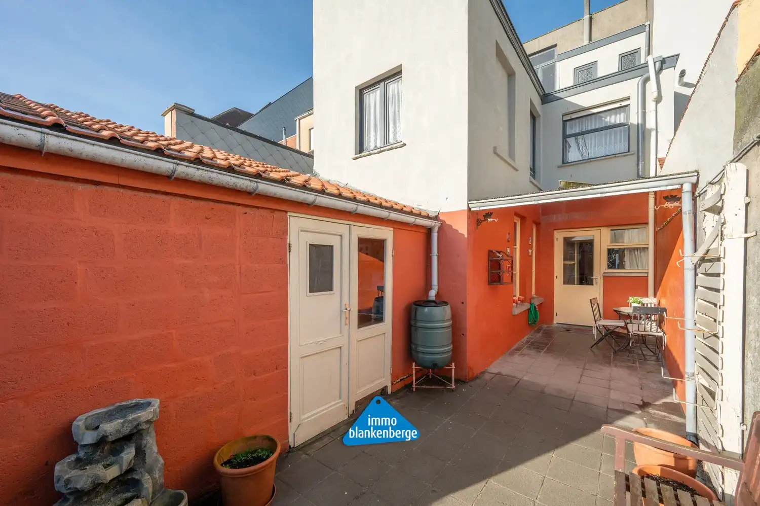 Grote gezinswoning met tuin en 7 slaapkamers nabij centrum en zee foto 5