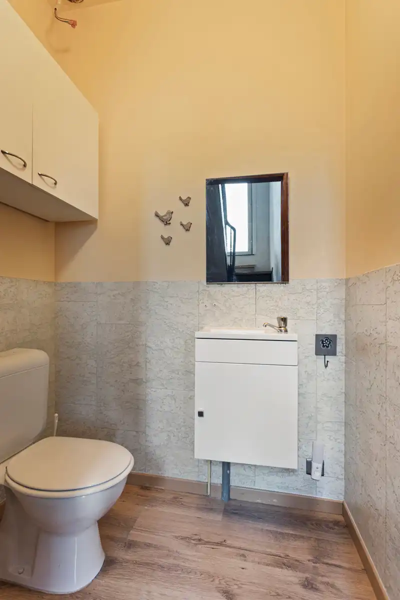 Ruim 2 slaapkamer duplex appartement nabij centrum Halle foto 12