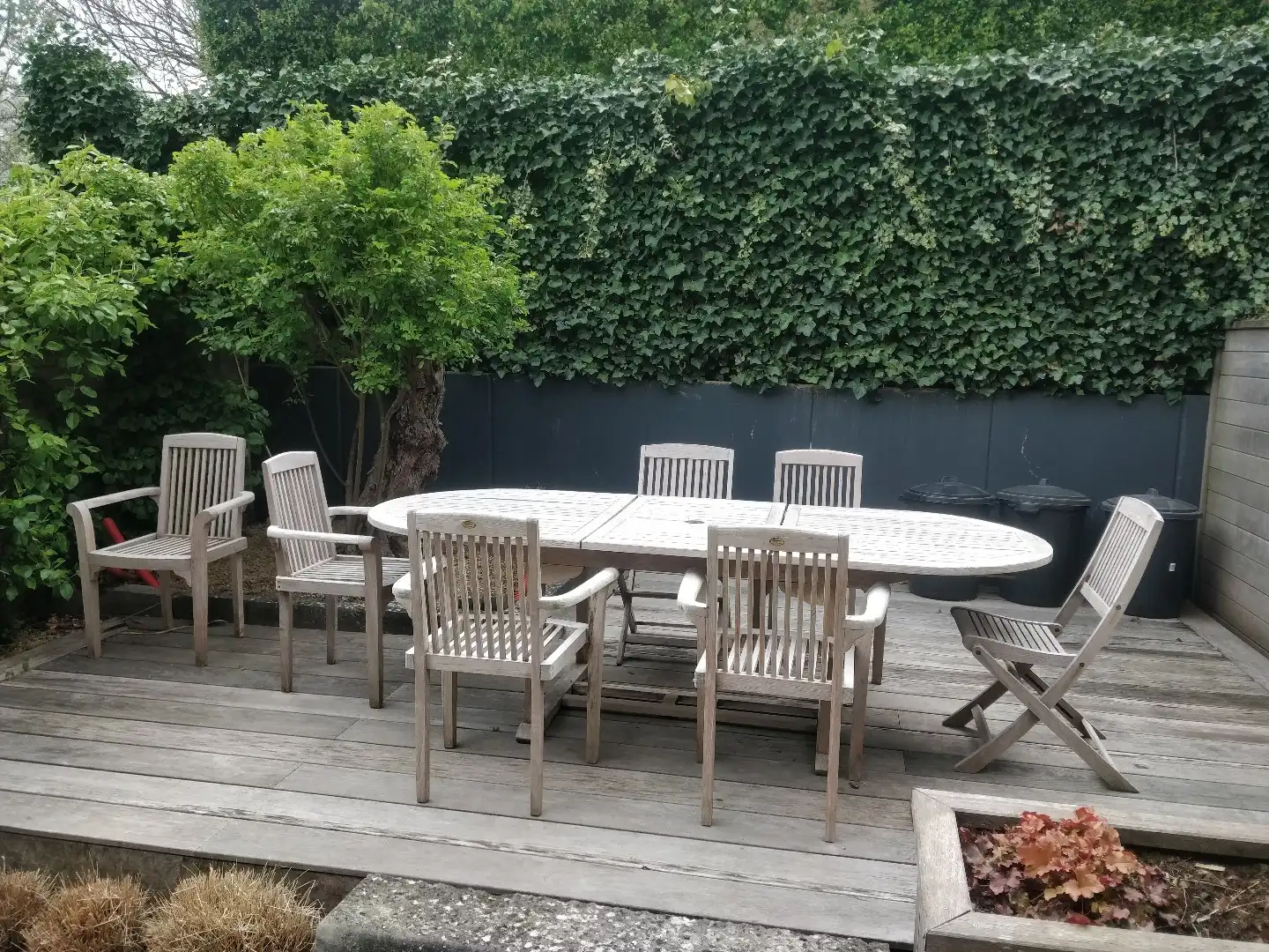 Gelijkvloersappartement met twee slaapkamers en binnentuin foto 2