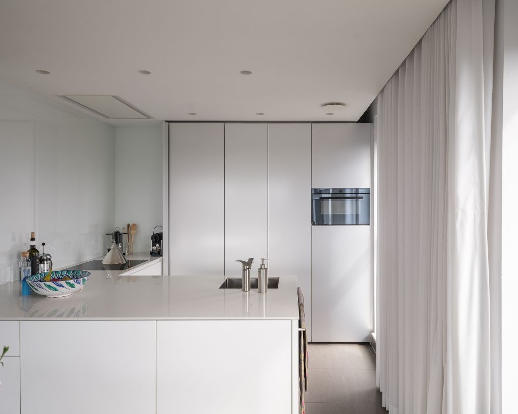 Lichtrijke penthouse met twee slaapkamers, ruime terrassen en indrukwekkende vergezichten foto 7