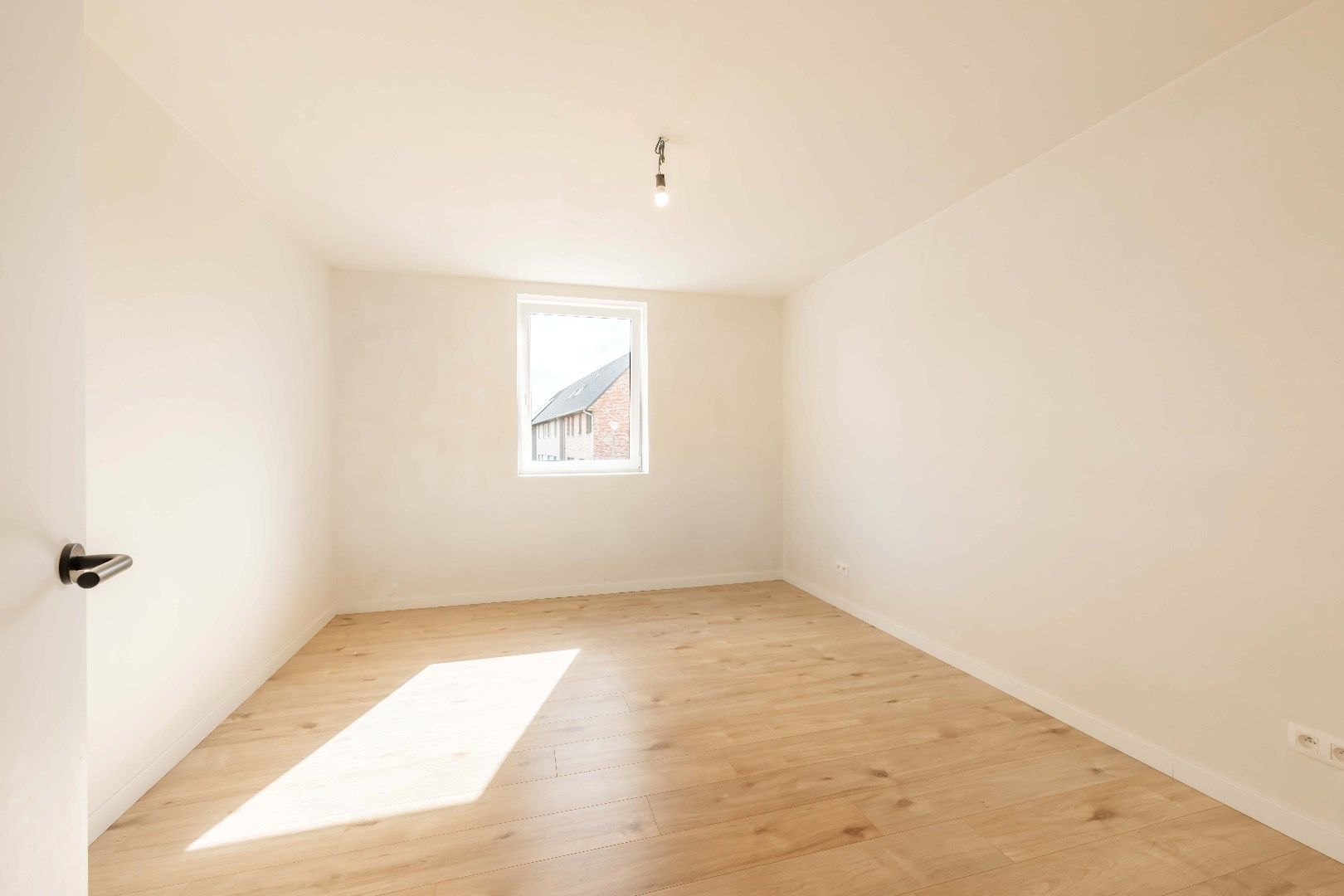 NIEUWBOUWWONING IN HARTJE SINT-JORIS MET TUIN | 3 SLPKS | 2 STAANPLAATSEN foto 15