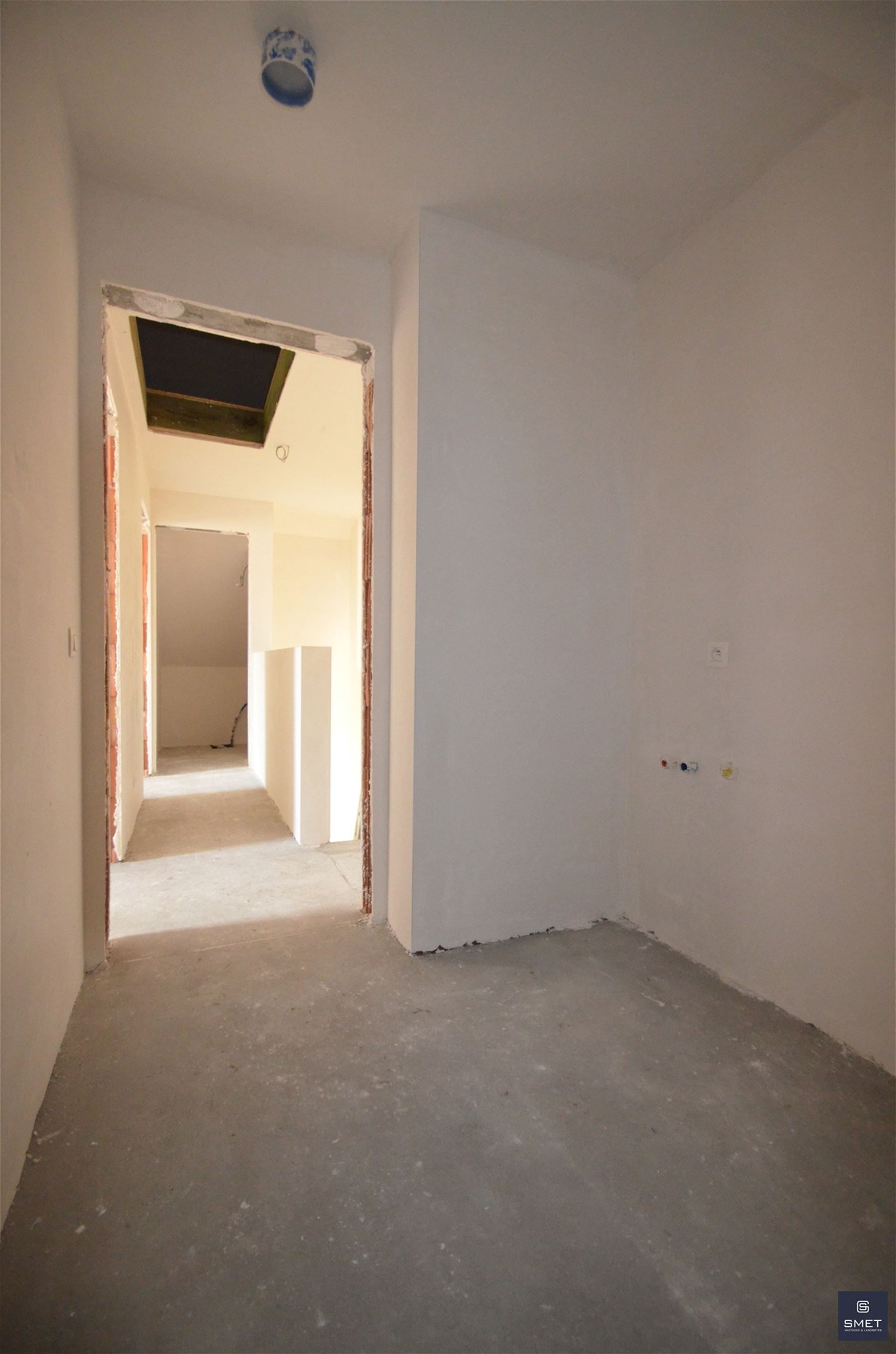 Halfopen nieuwbouw woning foto 25