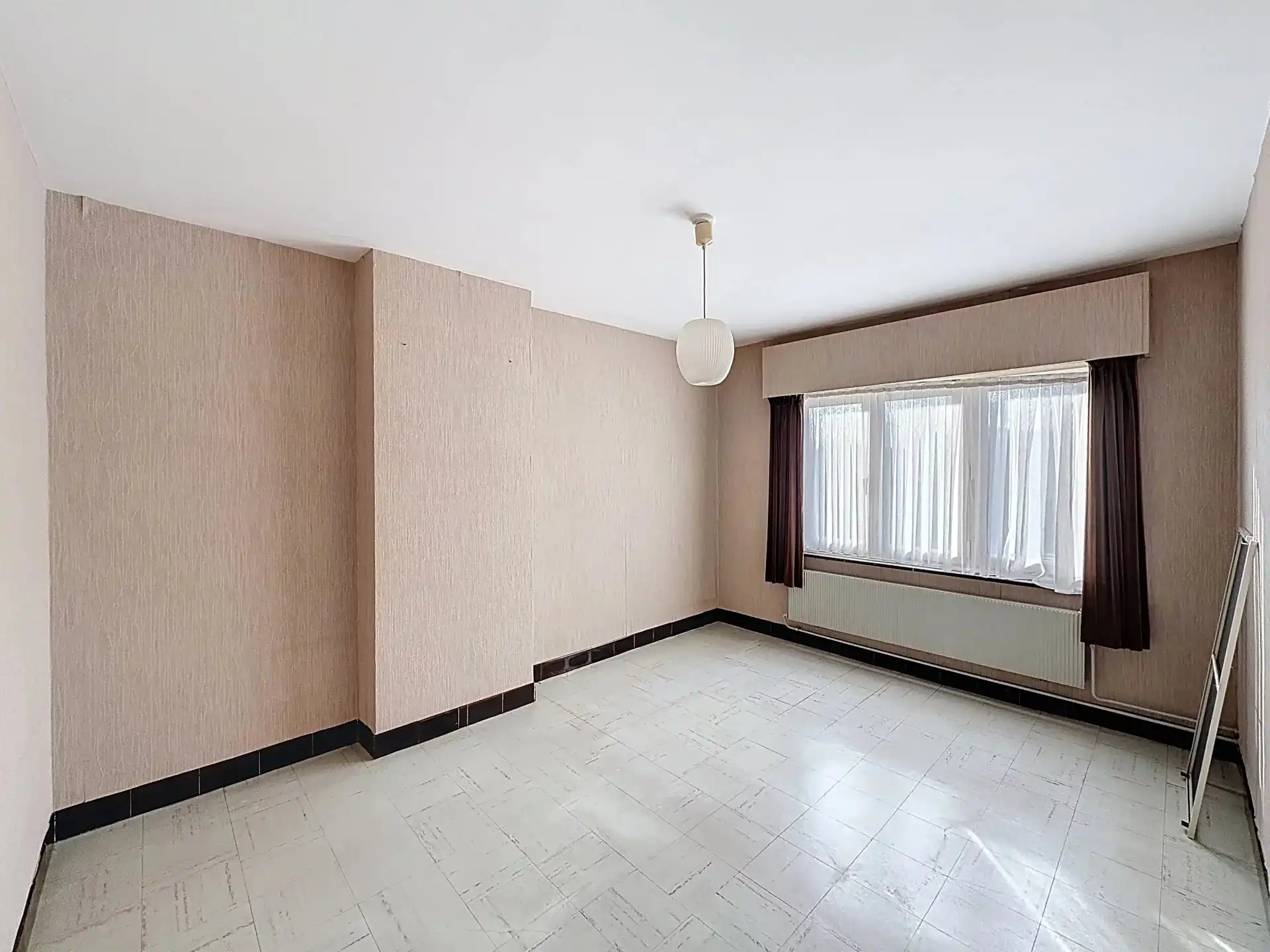 Halfopen bebouwing met 3 slaapkamers en een ruime tuin. foto 17