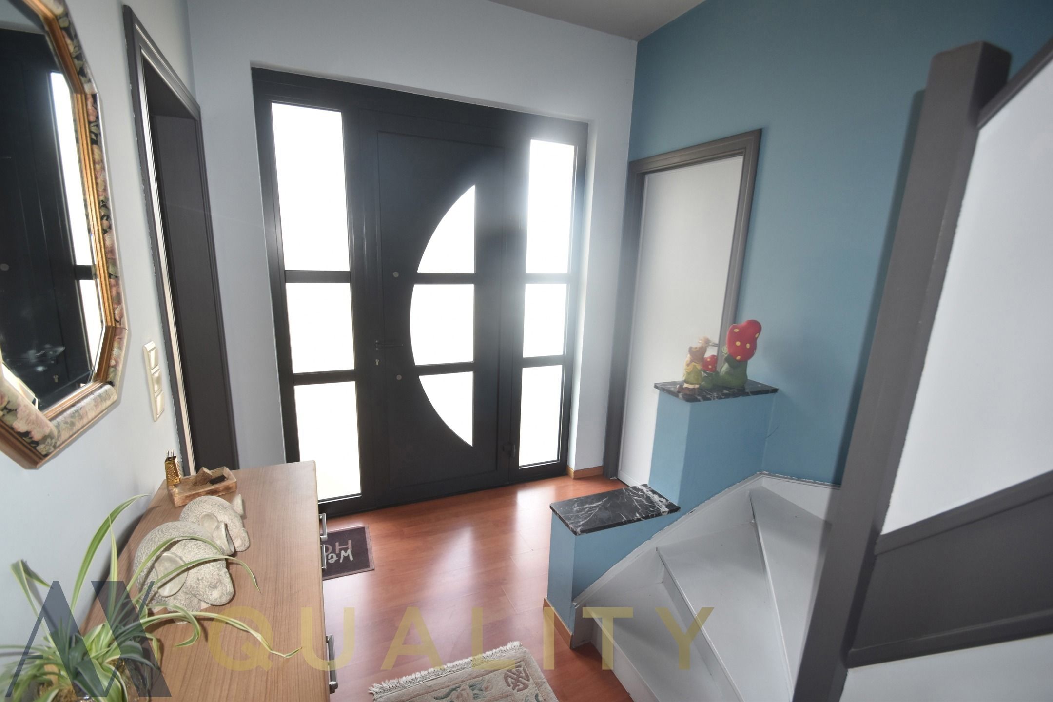 Open woning met 3 slpk., bureel, gar. oprit en tuin. Vrij vnf 01/09 foto 3