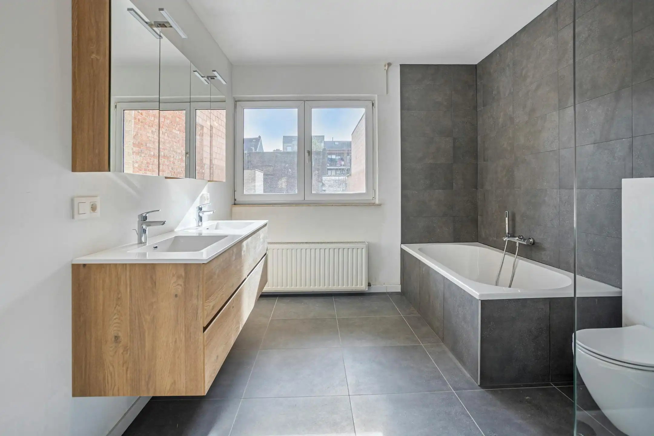 Gerenoveerd appartement met 2 slaapkamers in Boom foto 9