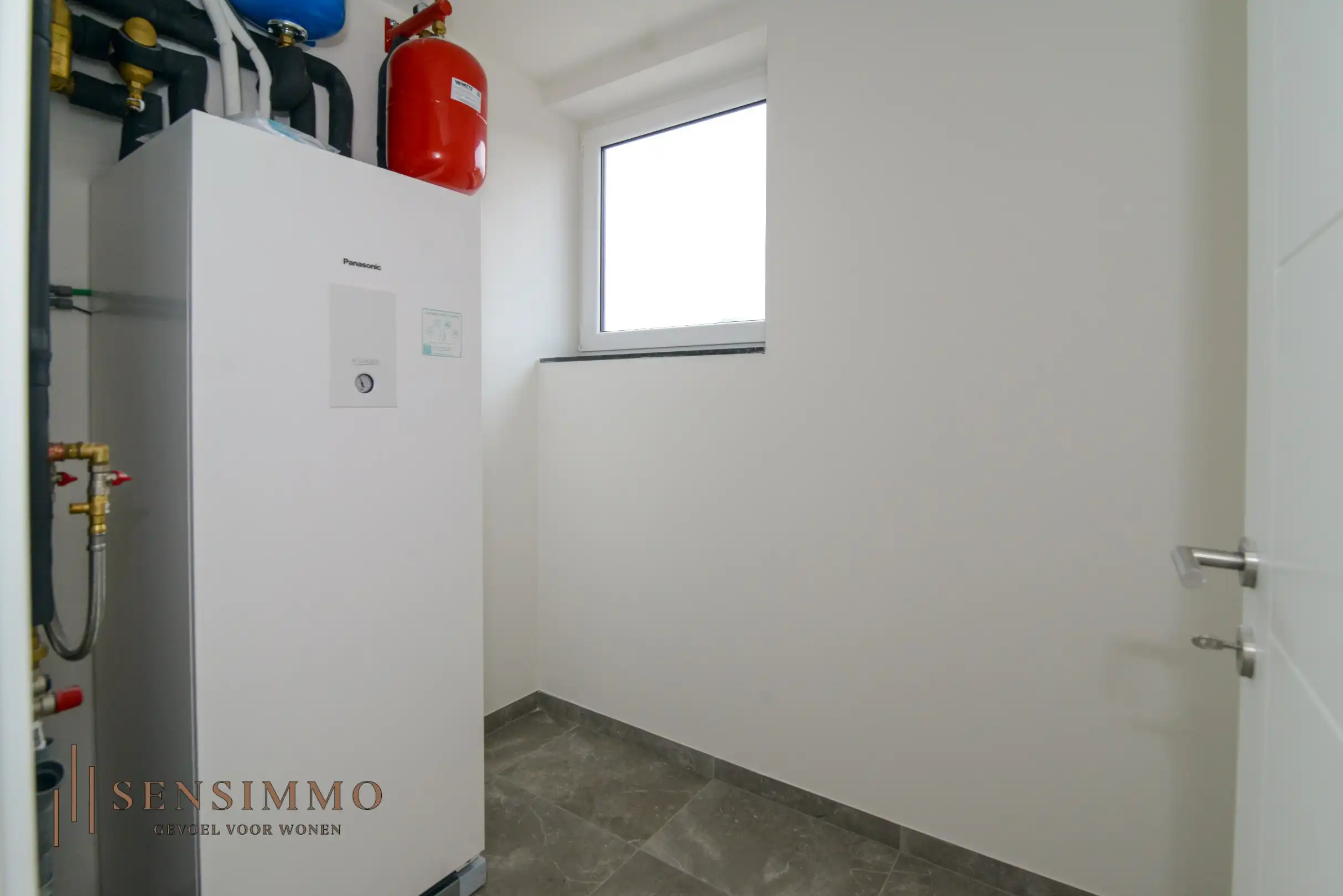 Nieuwbouw duplex met 3 slaapkamers, terras en parking foto 17