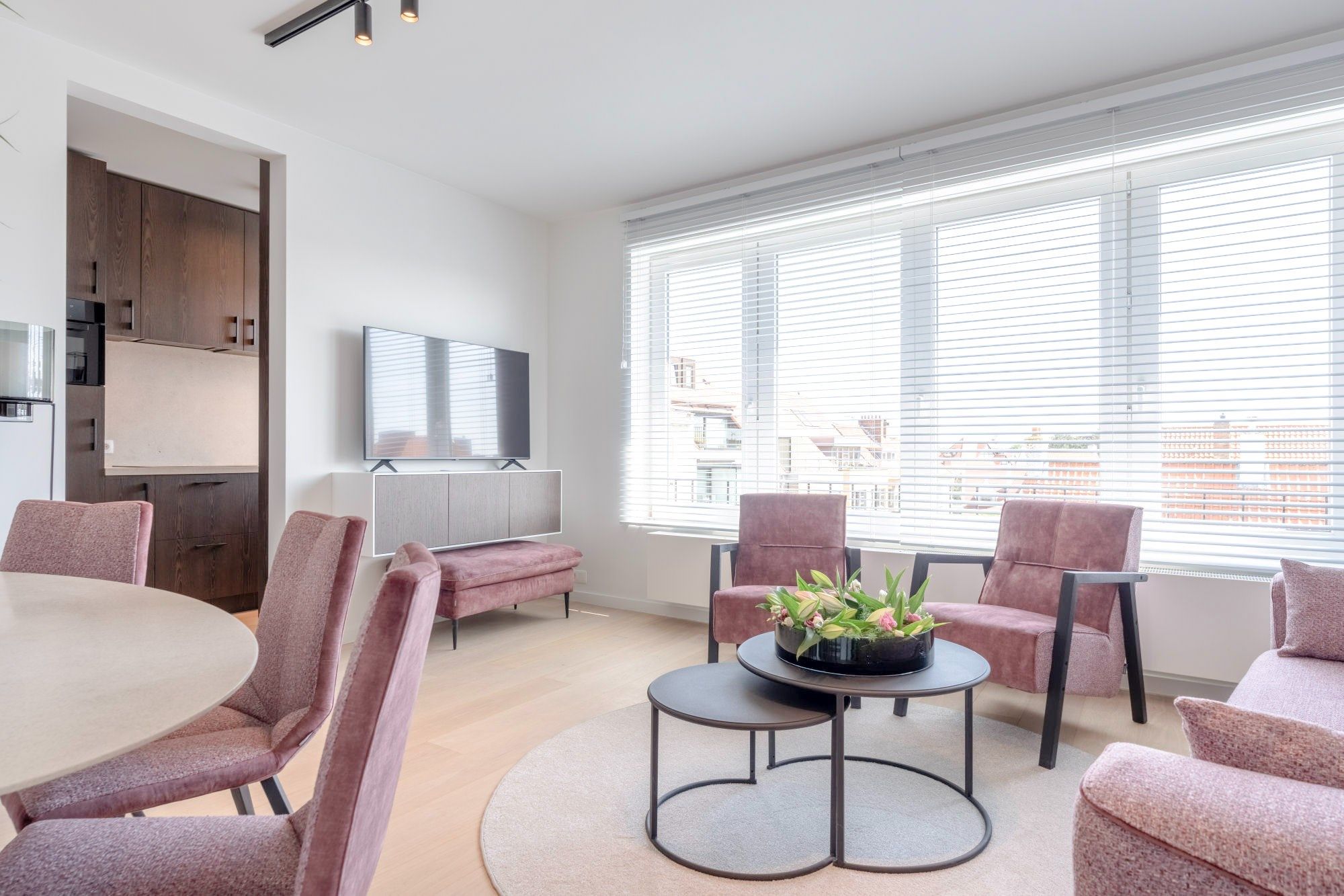 Rustig gelegen volledig gerenoveerd appartement met een open zicht over de villa's. foto 5