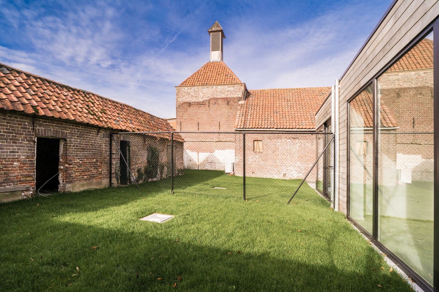 Gerenoveerde dorpswoning met lichtrijke keuken en 3 slaapkamers foto 4