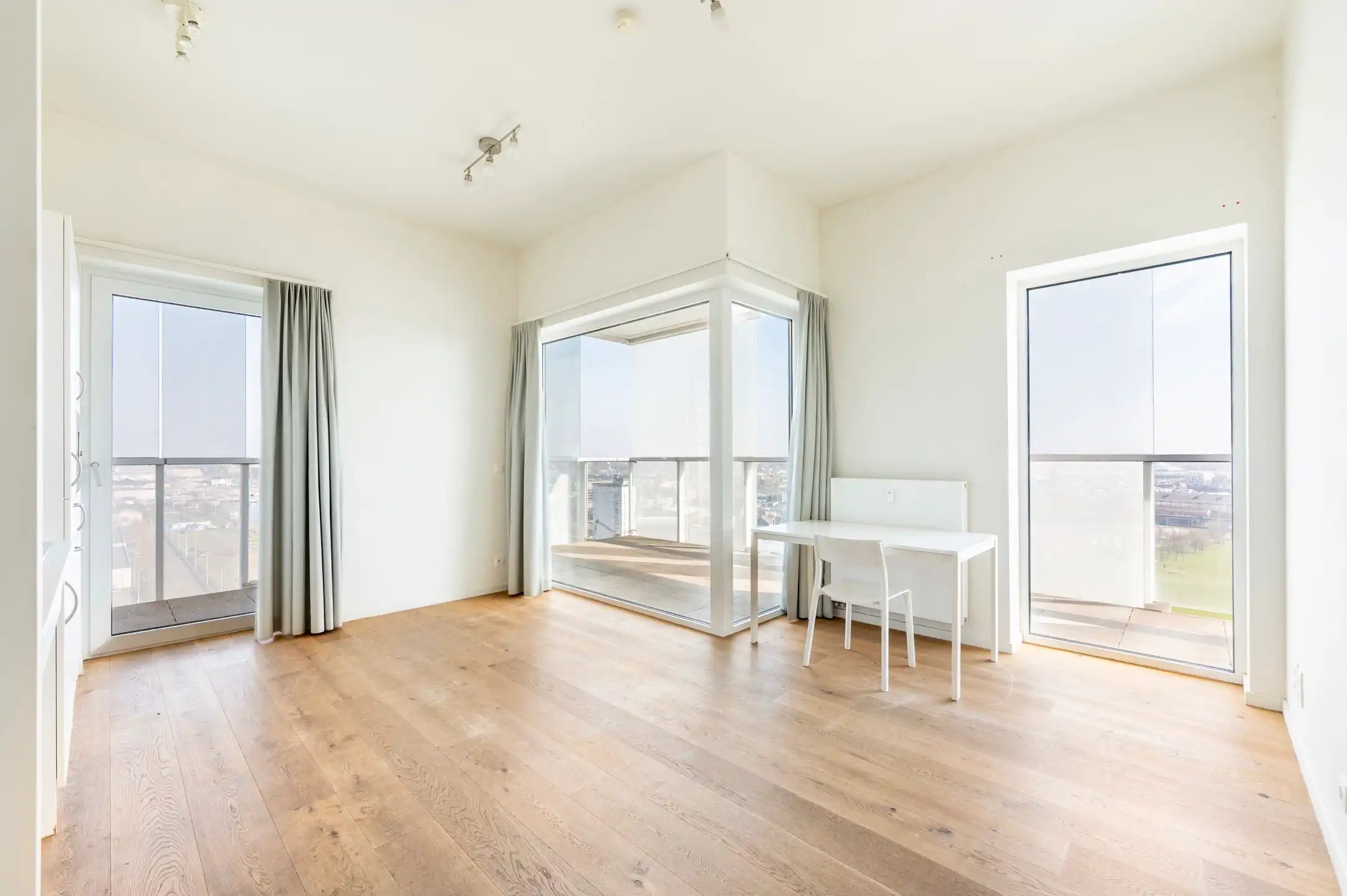 Hoekappartement met panoramisch terras 15 m² foto 2