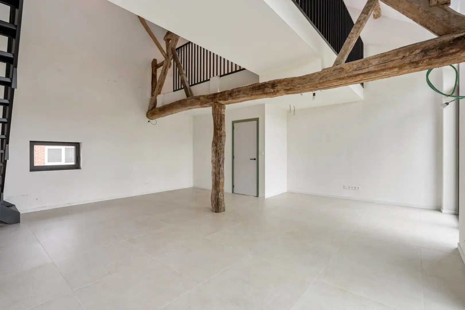 Exclusieve woning in volledig heropgebouwde hoeve op een perceel van 4a60ca!  foto 10
