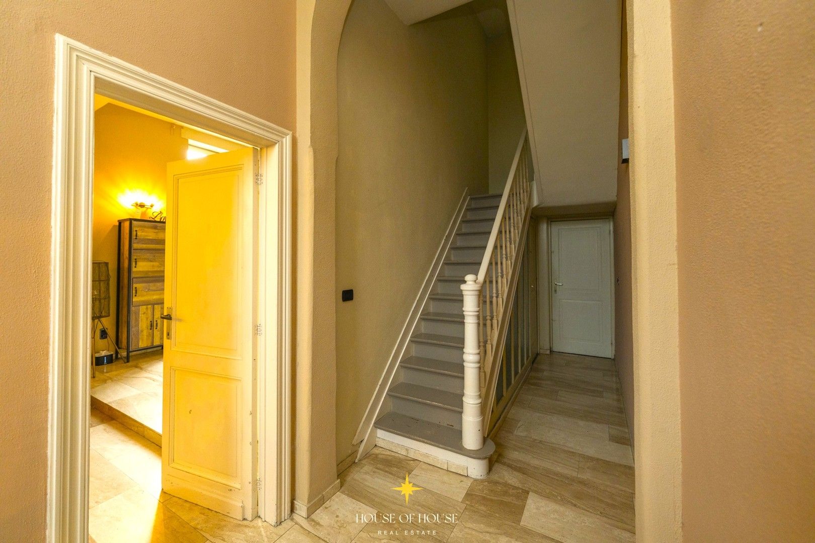 Exceptionele eigendom: Oude Gemeenteschool met directeurswoning, 3 appartementen en studio – zonder renovatieverplichting foto 37