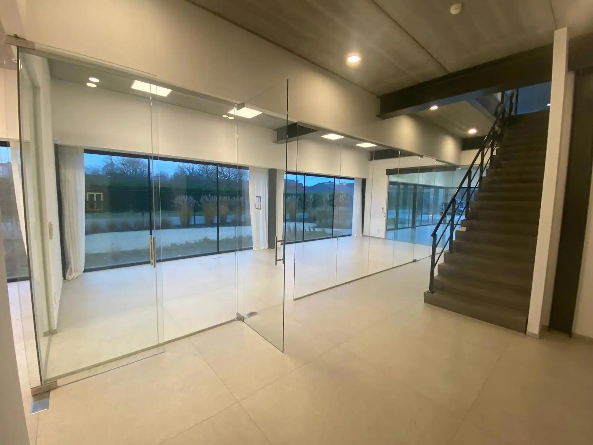 Zo goed als nieuw bedrijfsgebouw te huur in Sint-Niklaas foto 7