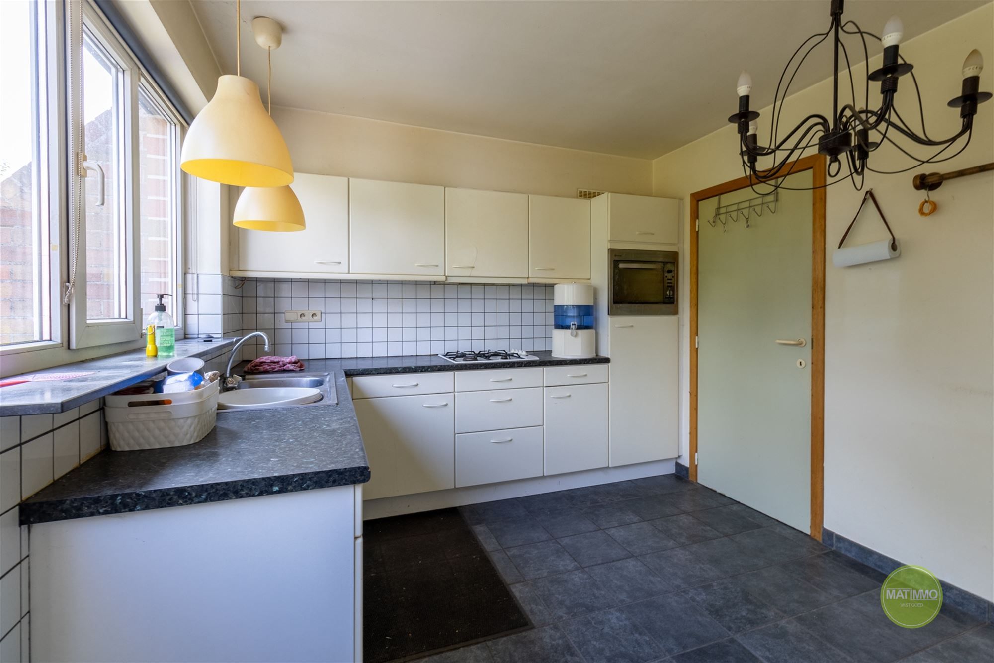 Instapklare gezinswoning met tuin en garage in Balen foto 8