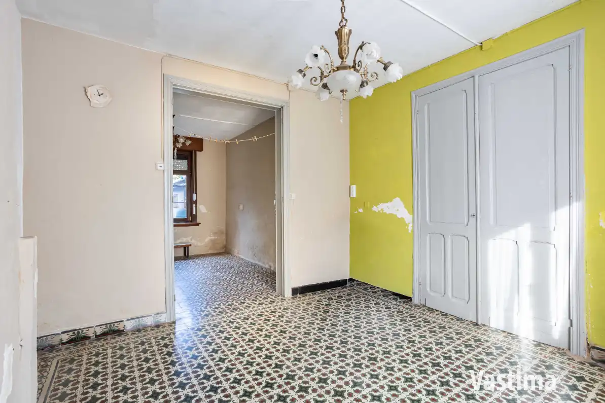 Te renoveren woning met ruime tuin foto 3