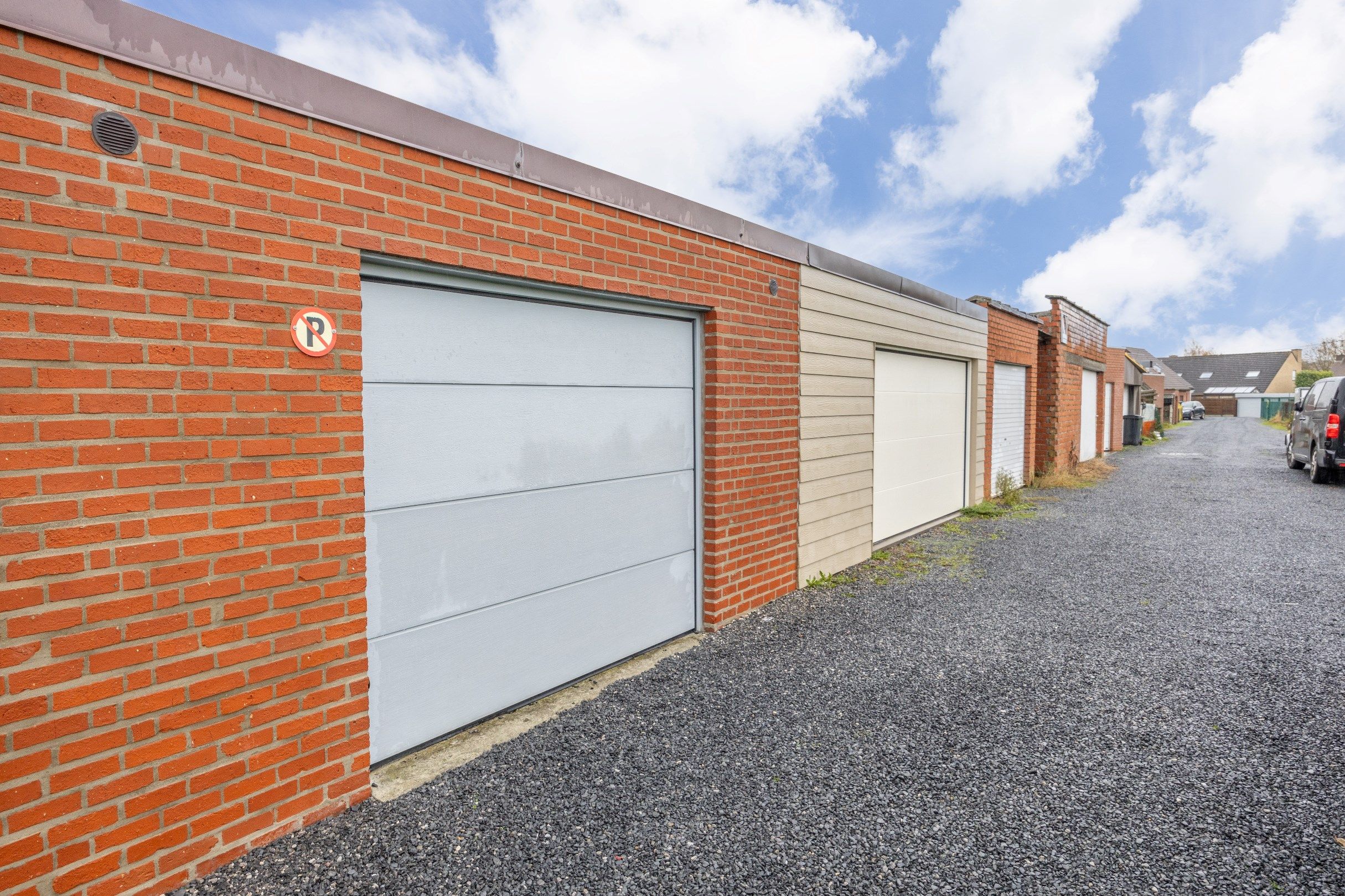 WONING MET GARAGE EN UITWEG  foto 21