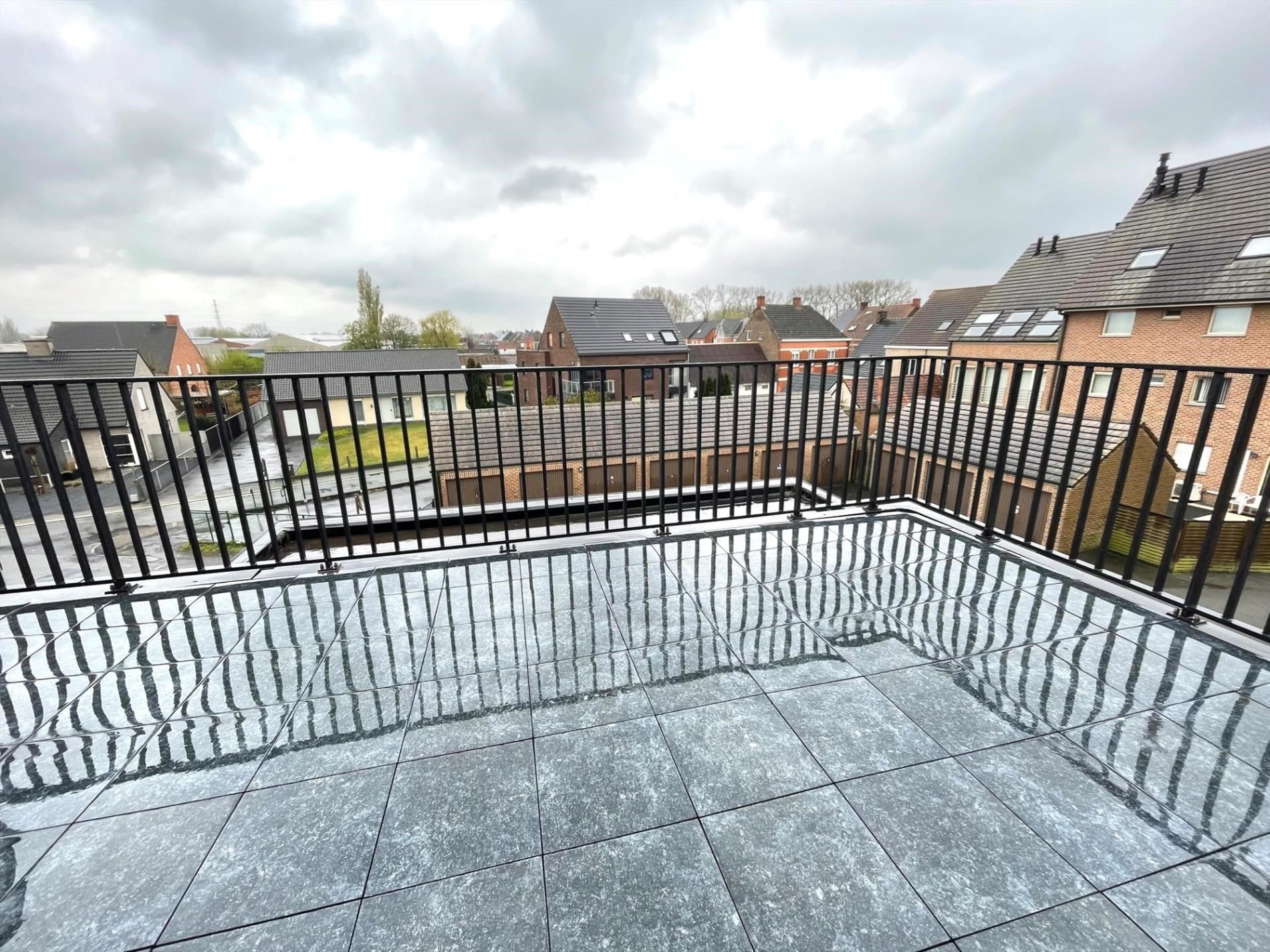 Instapklaar appartement met 2 slaapkamers! foto 11