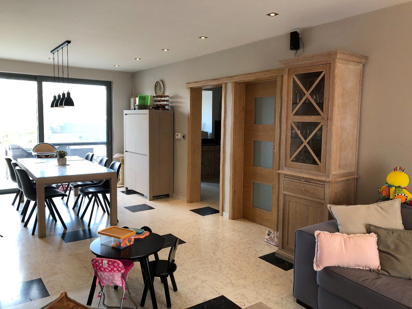 Mooi gerenoveerde woning met 3 slaapkamers, grote garage en tuin! foto 6