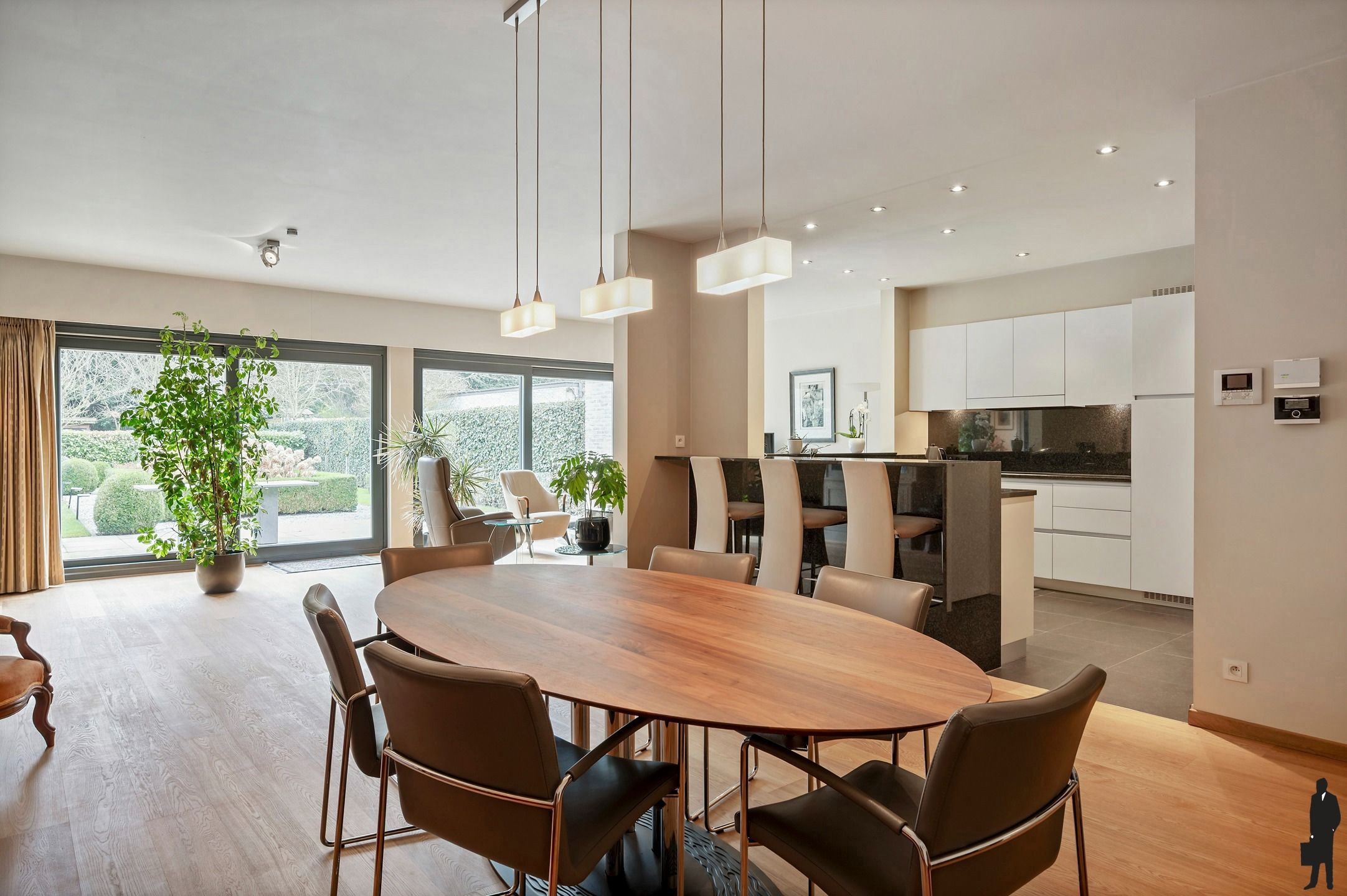 Instapklare woning in het centrum van Brasschaat! foto {{pictureIndex}}