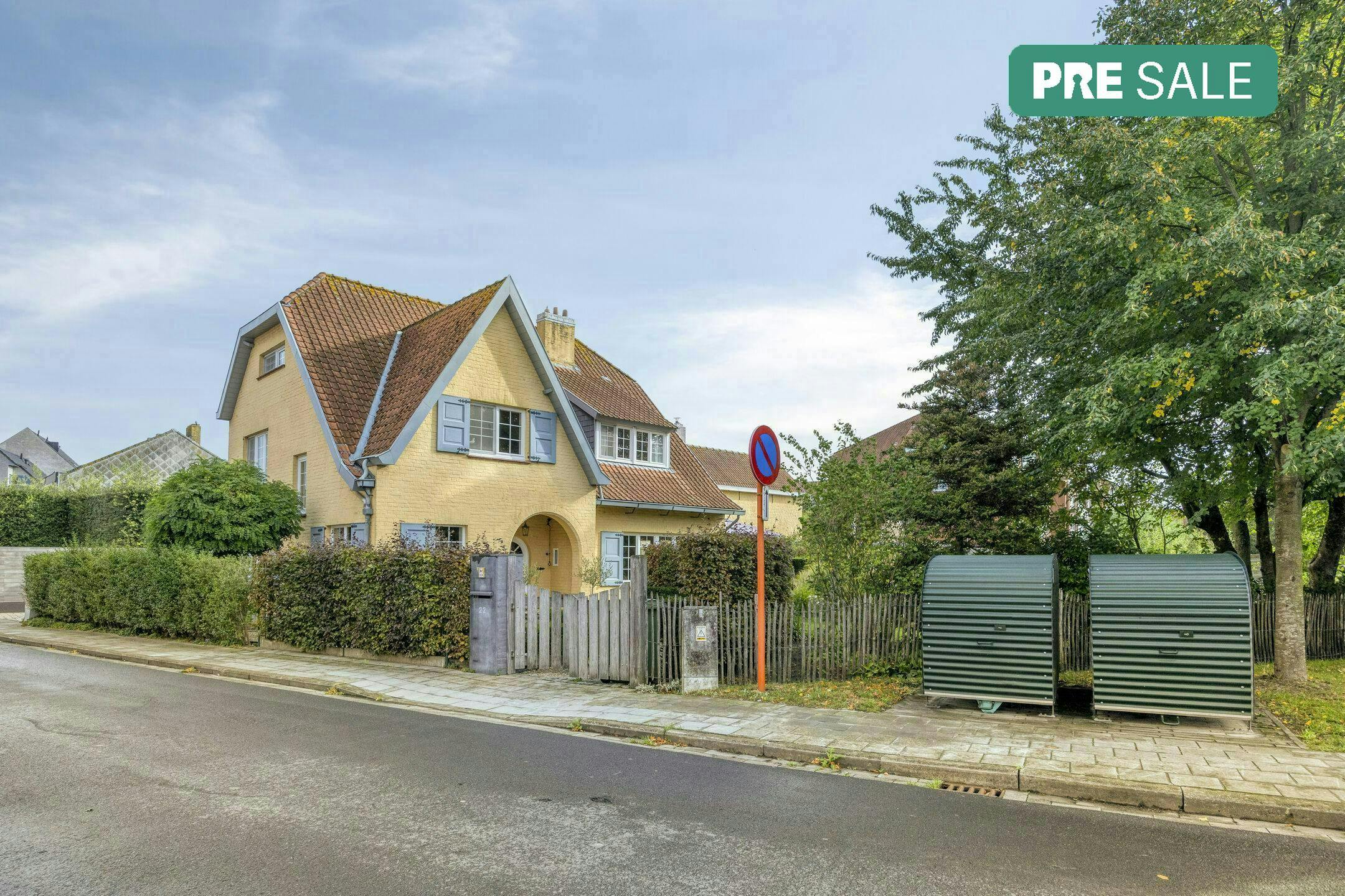 Hoofdfoto van de publicatie: Klassevol huis met twee percelen (1.000m²) te Sint-Kruis (Brugge)