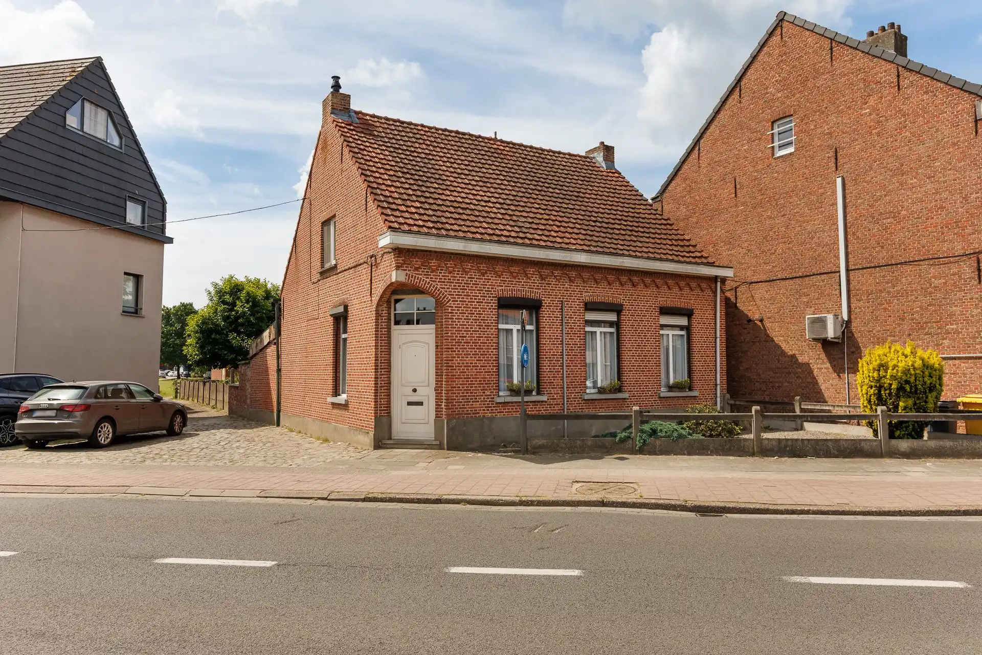 Hoofdfoto van de publicatie: Charmante woning met potentieel in Nijlen