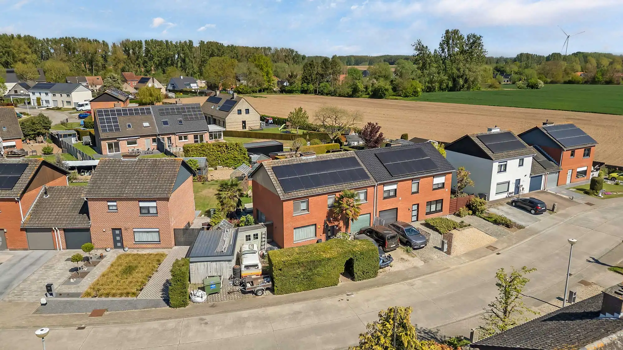 Ruime woning gelegen nabij centrum Geraardsbergen. foto 4