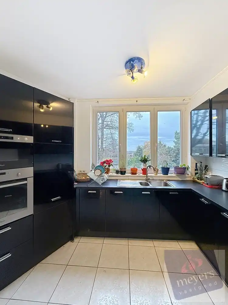 Instapklare woning met tuin en terras foto 6