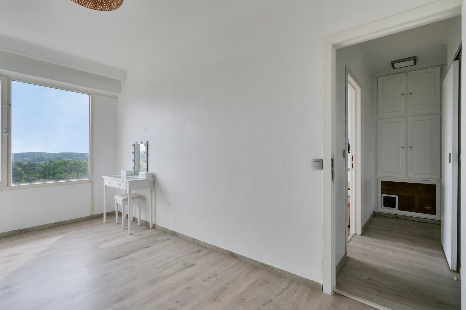 Instapklaar appartement met prachtig uitzicht over Genk! foto 14