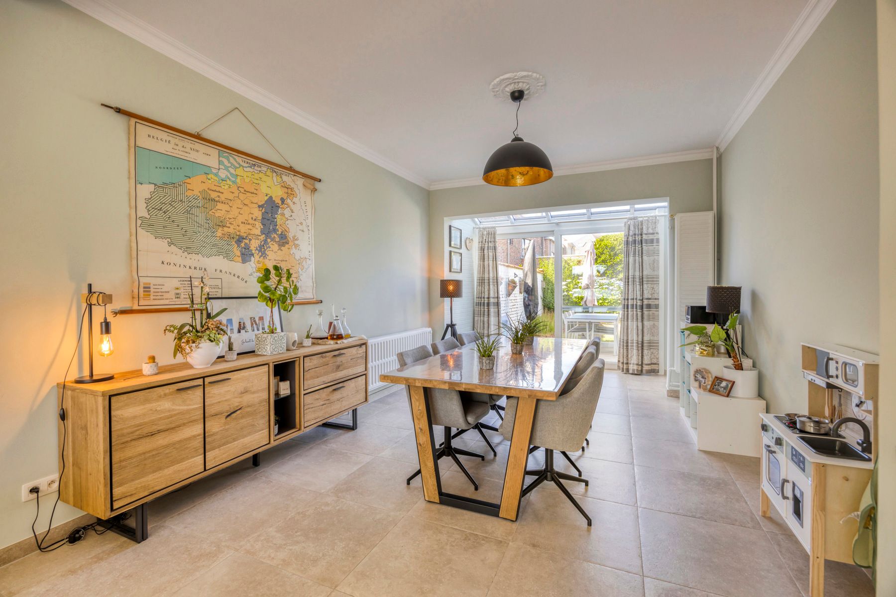 Instapklare woning met 3 slaapkamers, tuin en zonnepanelen! foto 5