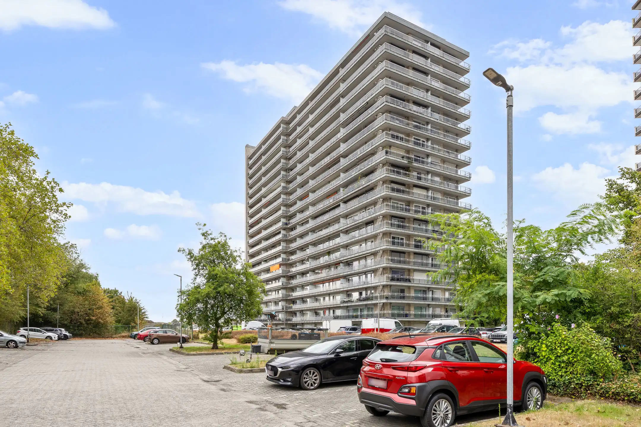 Hoekappartement met veel lichtinval en prachtig zicht, 2 slaapkamers en groot hoekterras en kelder foto 15