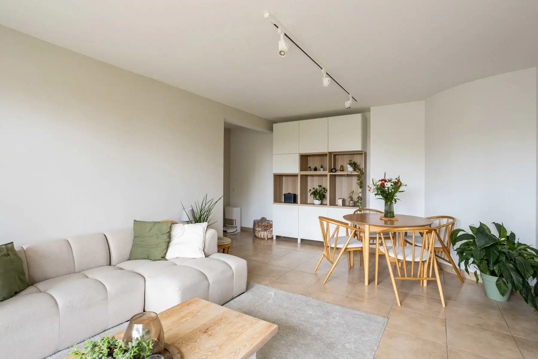 Instapklaar appartement met terras en prachtig uitzicht! foto 17