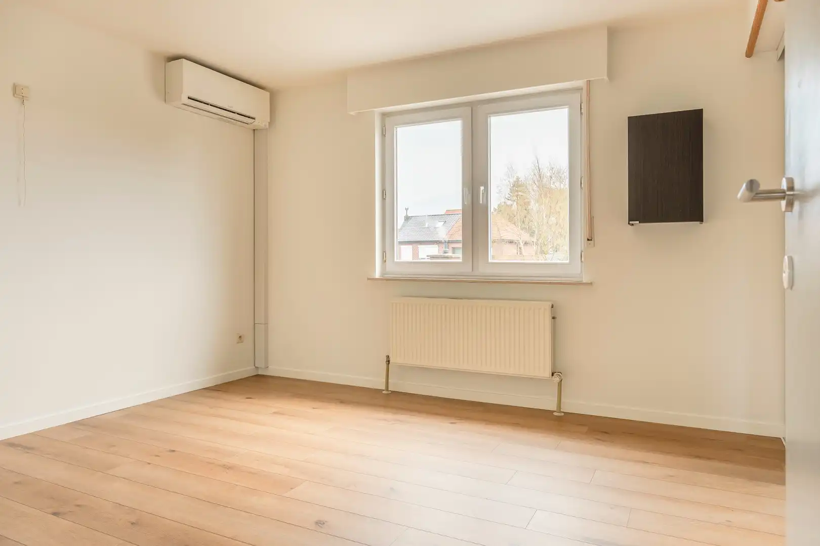 Ruime half open bebouwing in het centrum foto 9