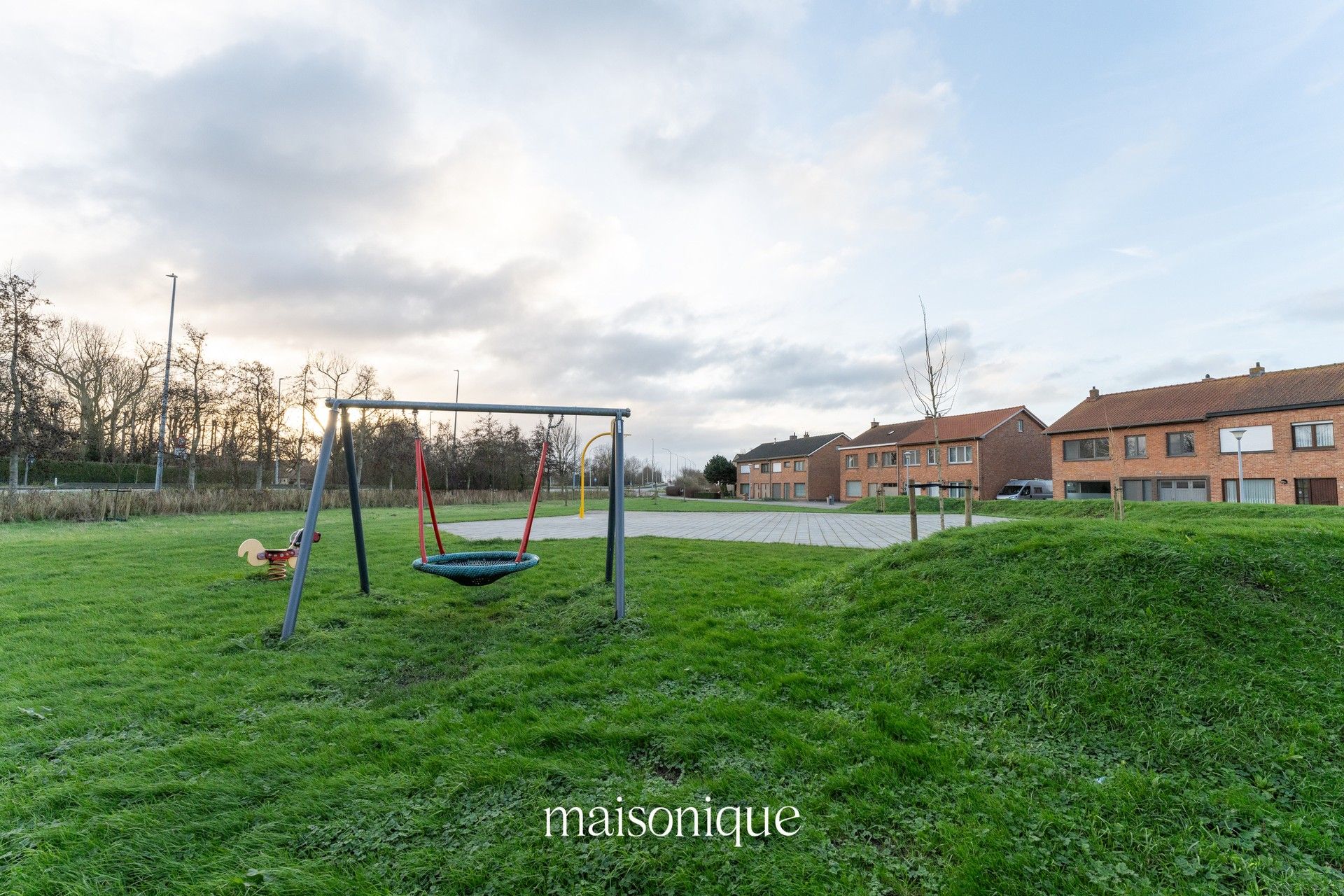 Knusse, vernieuwde gezinswoning in Veurne! foto 14