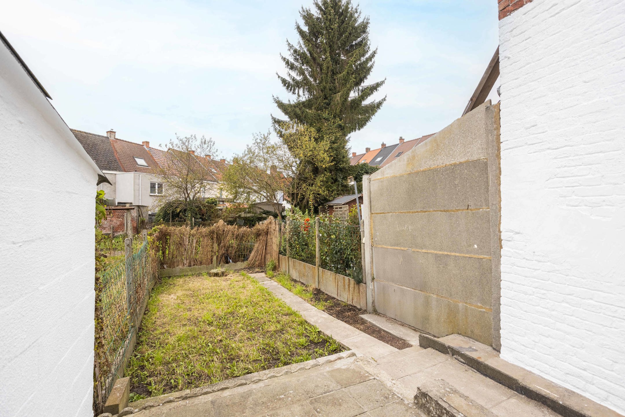 Rijwoning met tuin vlakbij het centrum. foto 17