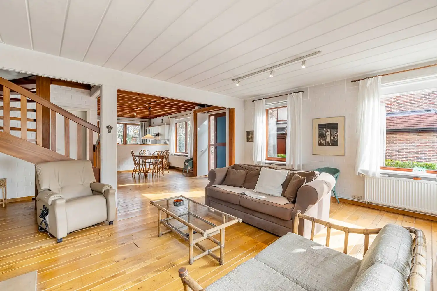 Goed gelegen en lichtrijke halfopen bebouwing met 3/4 ruime slaapkamers, een bureau en een tuin te Heverlee! foto 5