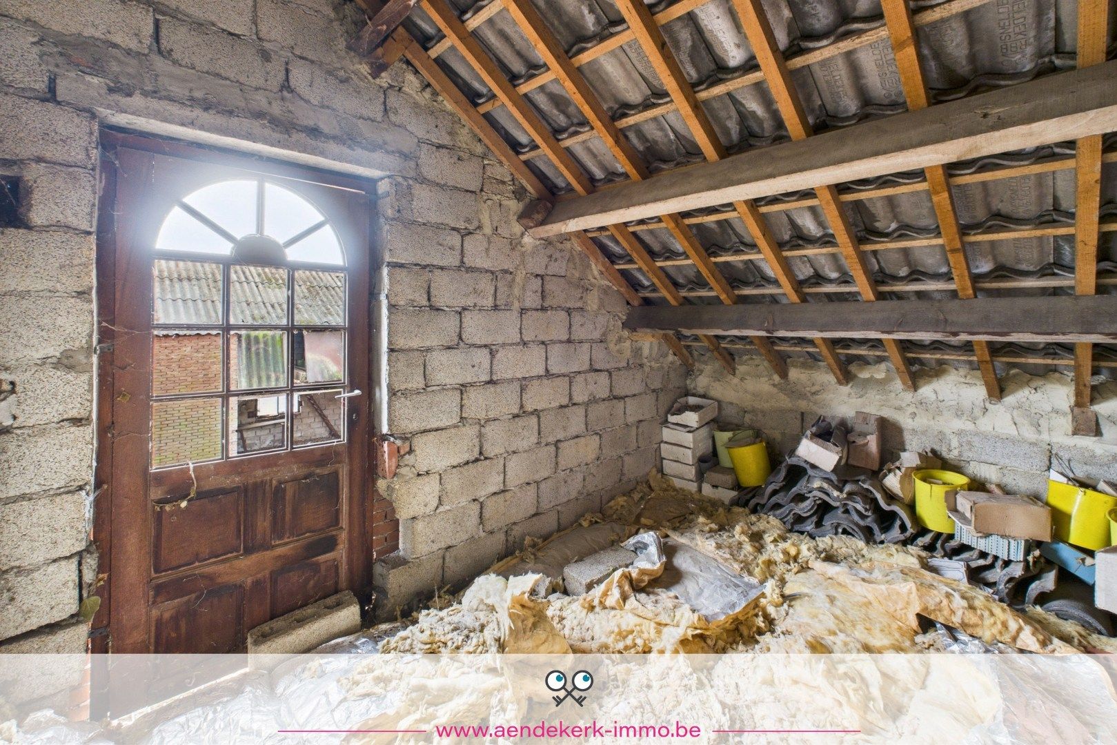 Te renoveren woning met handelsruimte en bijgebouw in Kessenich foto 16