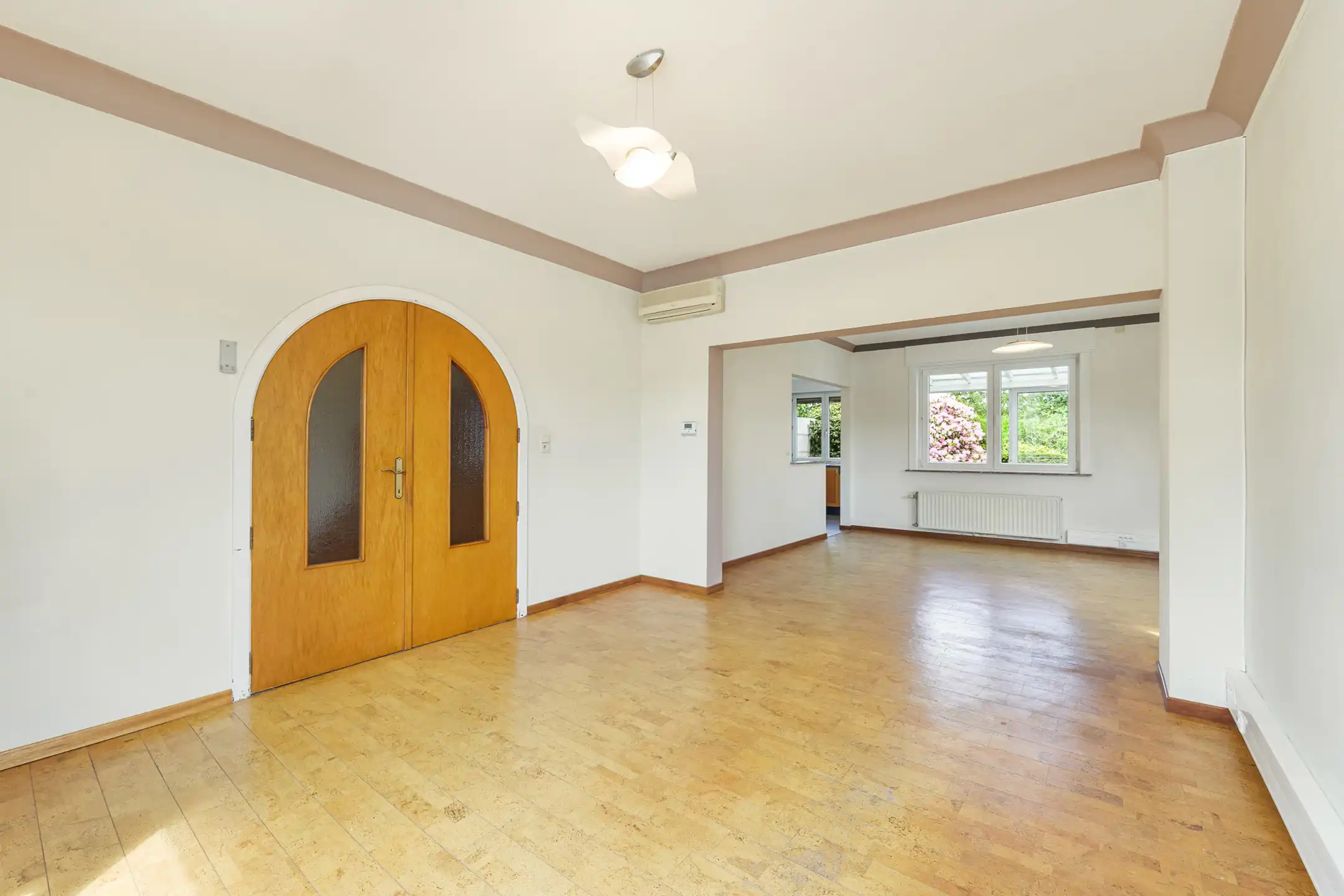 Charmante driegevelwoning met garage foto 5