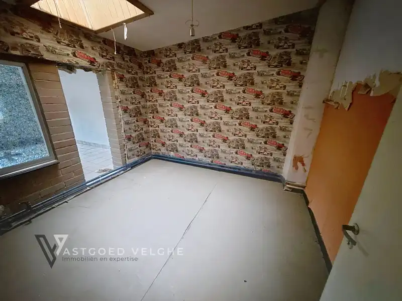 Te renoveren halfopen bebouwing met garage te koop in Maasmechelen (Boudewijnlaan) foto 15