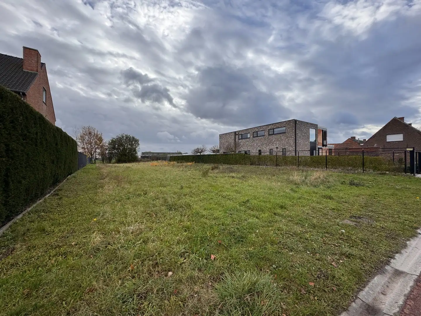 Ruim perceel bouwgrond van 1.159 m² met zuidoost oriëntatie foto 3