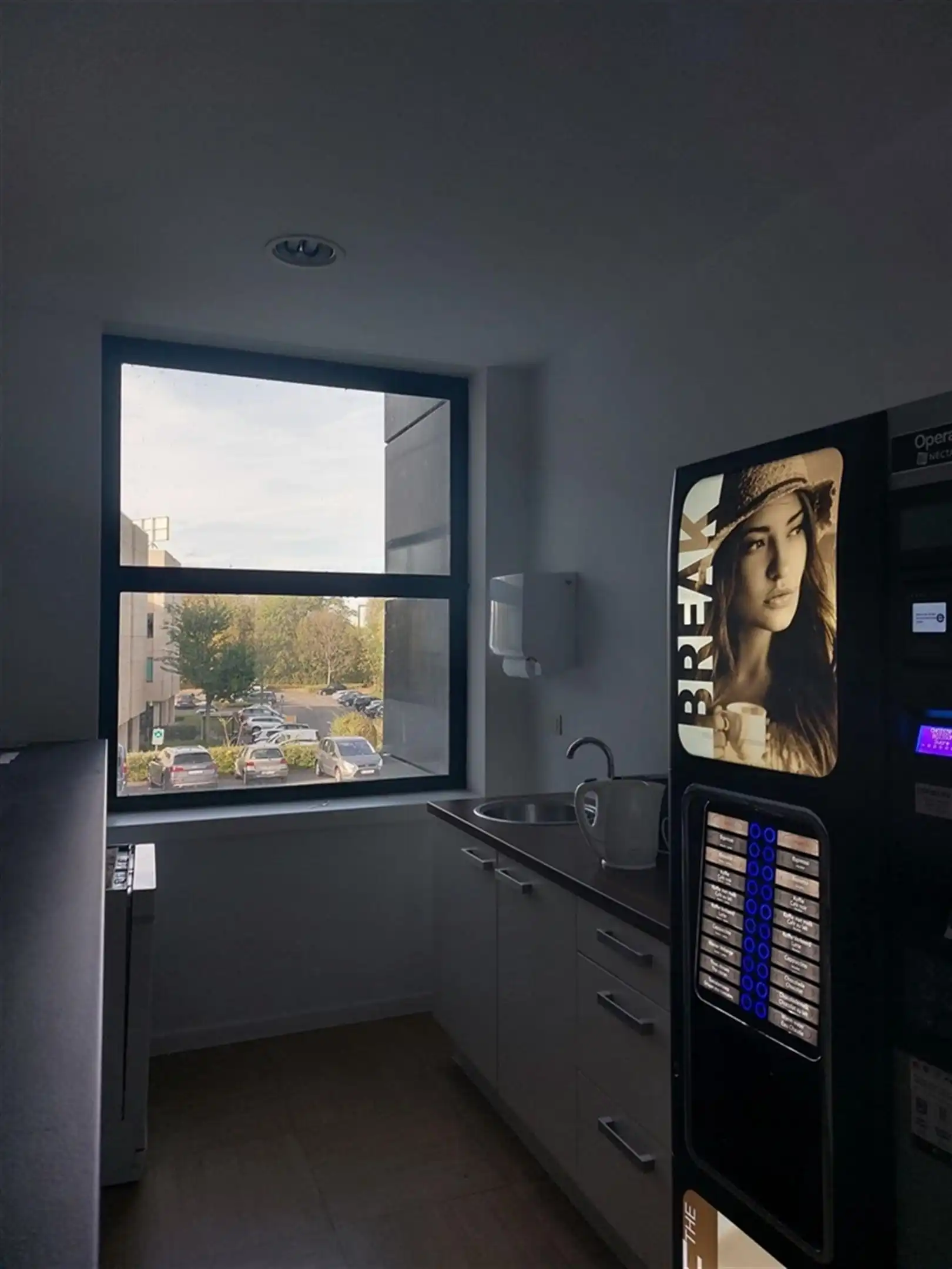  COMMUNICATION CENTRE: 1.160m² foto 15