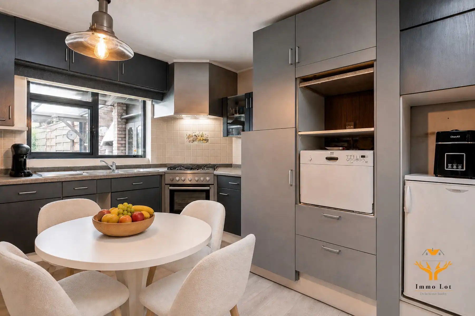 Charmante woning met garage en tuin in centrum Lokeren foto 7