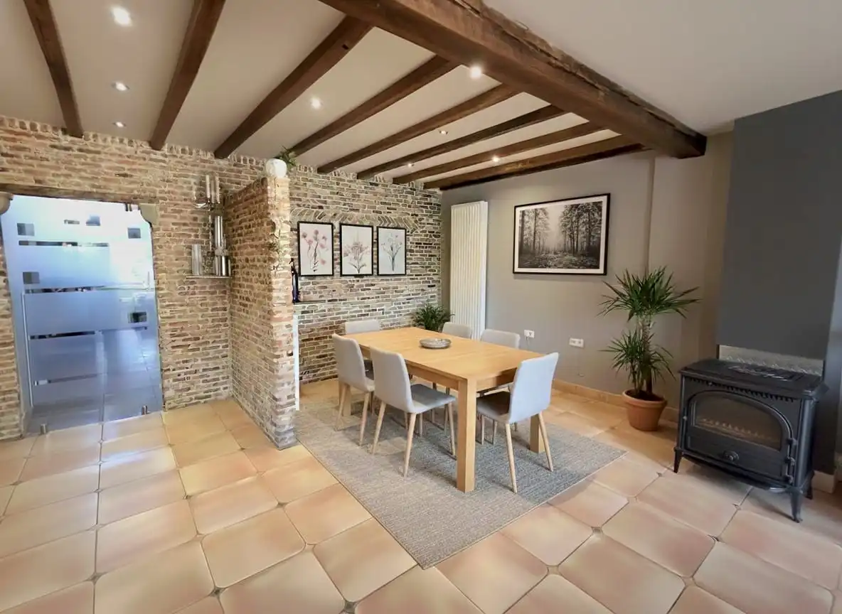 VERRASSEND RUIME, GEZELLIGE WONING MET 4 SLAAPKAMERS EN TUIN foto 3