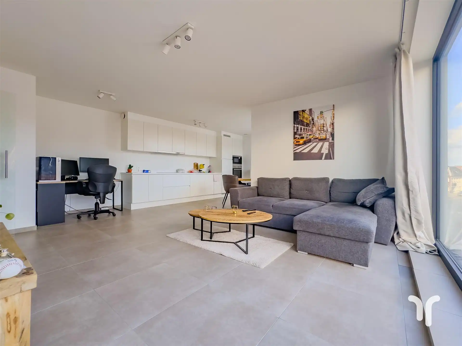 Centraal gelegen nieuwbouw appartement. foto 3